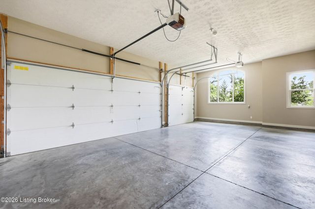 3214 Falls Park Pl, Louisville, KY 40222