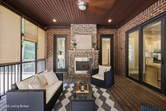 3214 Falls Park Pl, Louisville, KY 40222