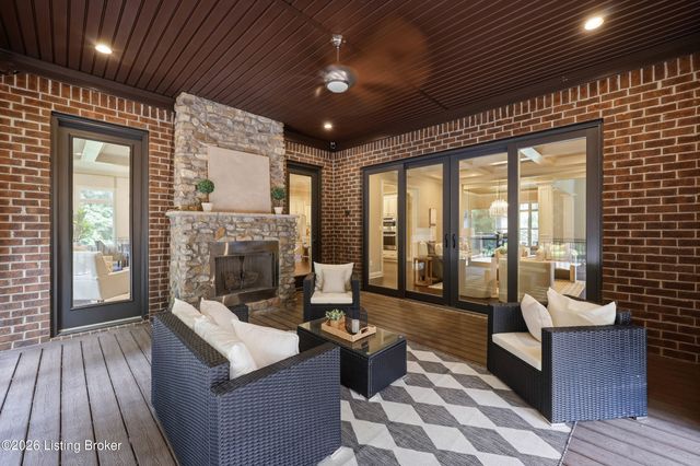 3214 Falls Park Pl, Louisville, KY 40222