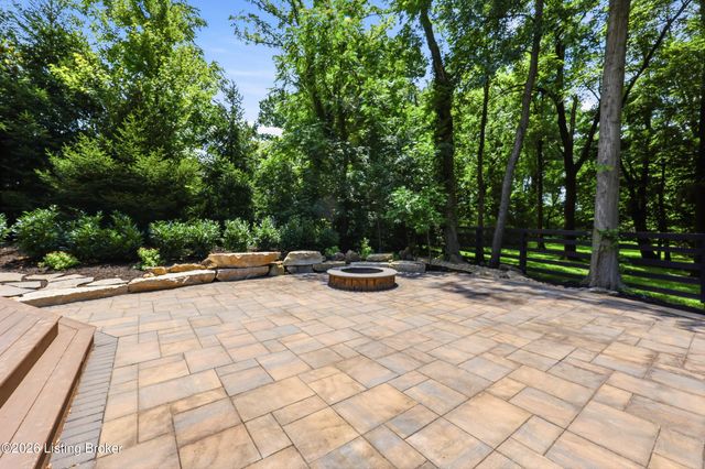 3214 Falls Park Pl, Louisville, KY 40222
