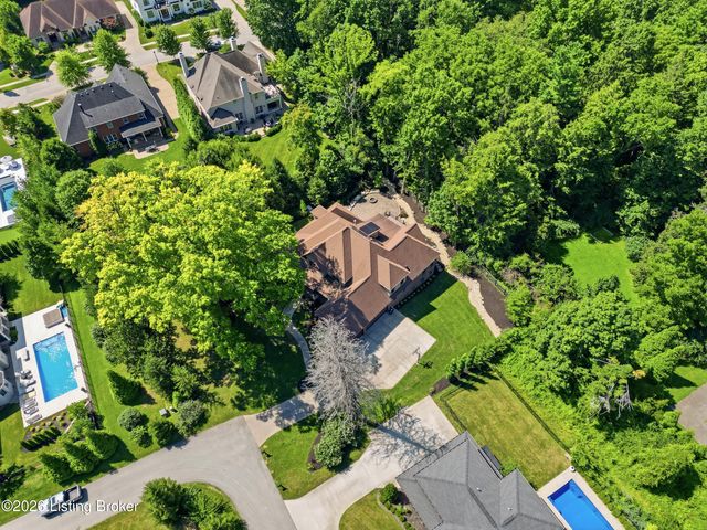 3214 Falls Park Pl, Louisville, KY 40222