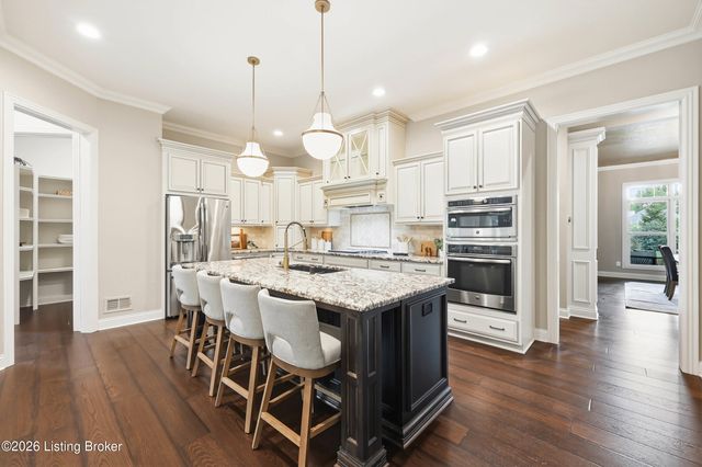 3214 Falls Park Pl, Louisville, KY 40222