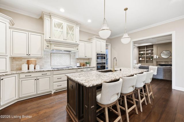 3214 Falls Park Pl, Louisville, KY 40222
