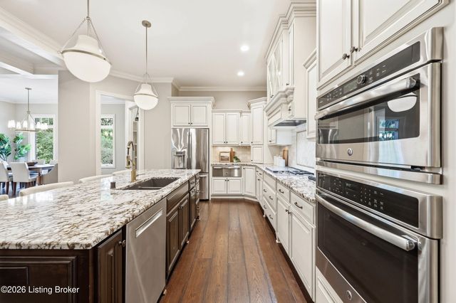 3214 Falls Park Pl, Louisville, KY 40222