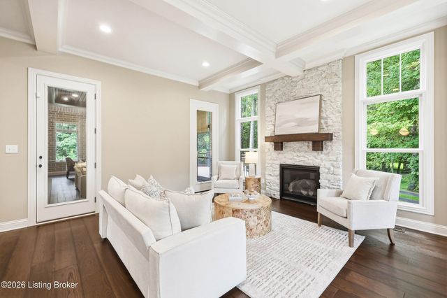 3214 Falls Park Pl, Louisville, KY 40222