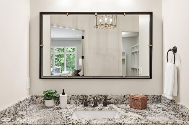 3214 Falls Park Pl, Louisville, KY 40222