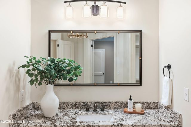 3214 Falls Park Pl, Louisville, KY 40222