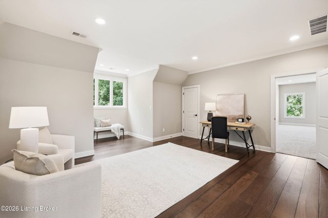 3214 Falls Park Pl, Louisville, KY 40222