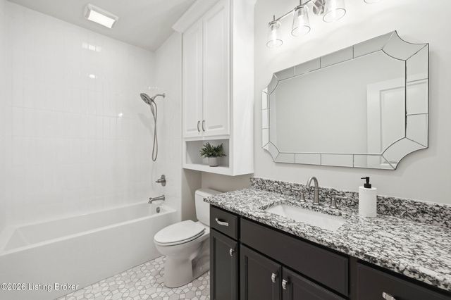 3214 Falls Park Pl, Louisville, KY 40222