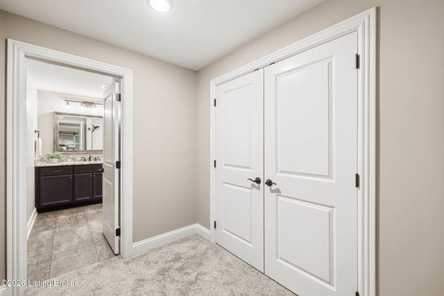 3214 Falls Park Pl, Louisville, KY 40222