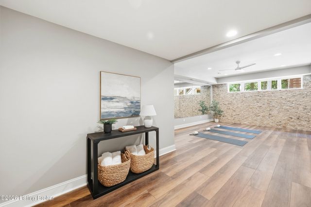 3214 Falls Park Pl, Louisville, KY 40222