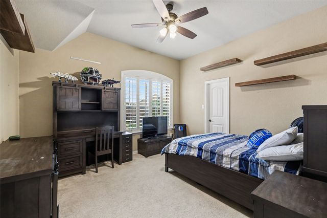 2261 Hideaway Pointe Drive, Little Elm, TX 75068