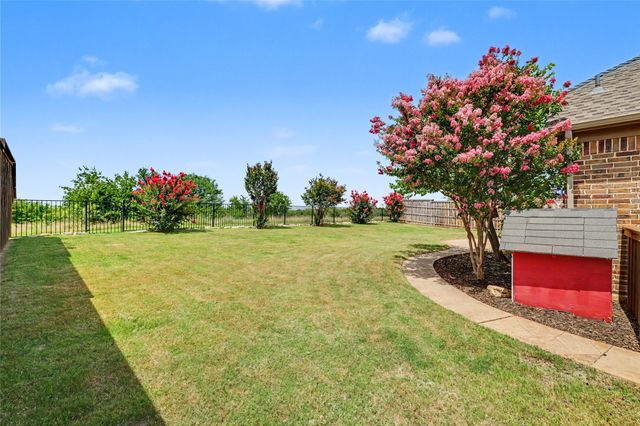 2261 Hideaway Pointe Drive, Little Elm, TX 75068