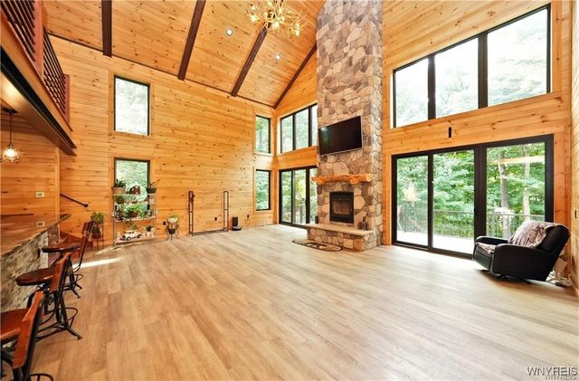 11920 Old Hanford Road, Hanover, NY 14136