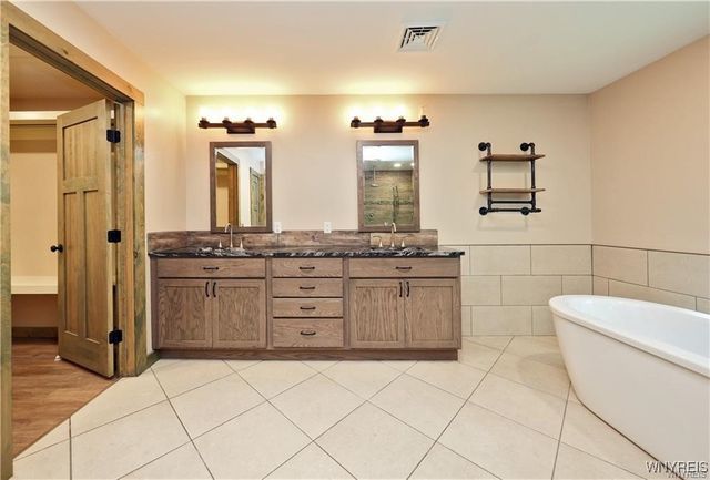 11920 Old Hanford Road, Hanover, NY 14136