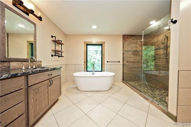 11920 Old Hanford Road, Hanover, NY 14136