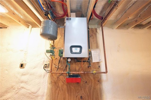 11920 Old Hanford Road, Hanover, NY 14136