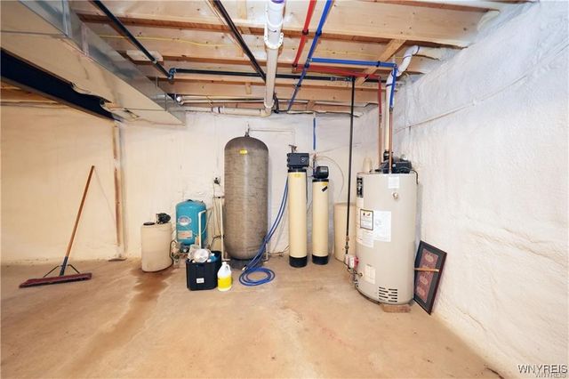 11920 Old Hanford Road, Hanover, NY 14136