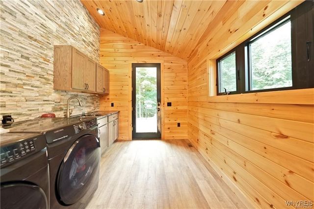 11920 Old Hanford Road, Hanover, NY 14136