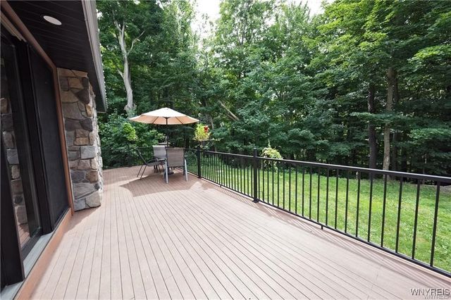 11920 Old Hanford Road, Hanover, NY 14136