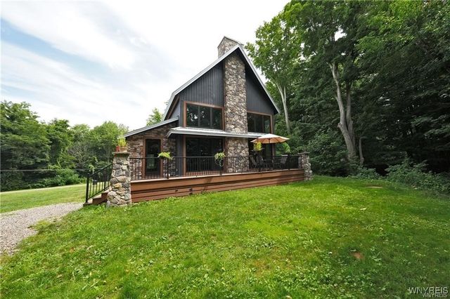 11920 Old Hanford Road, Hanover, NY 14136