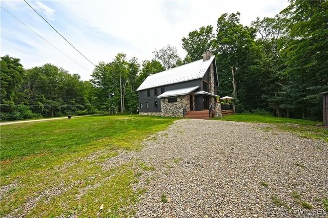 11920 Old Hanford Road, Hanover, NY 14136