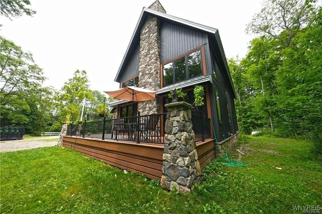 11920 Old Hanford Road, Hanover, NY 14136