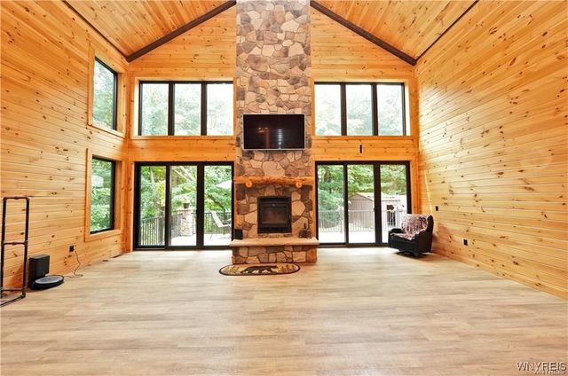 11920 Old Hanford Road, Hanover, NY 14136