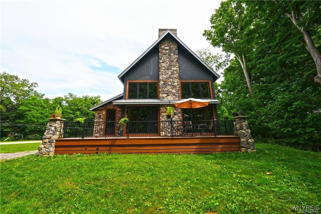 11920 Old Hanford Road, Hanover, NY 14136