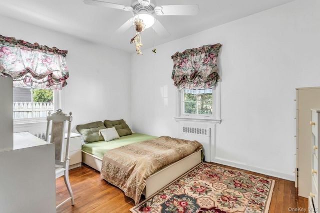 5 Sherwood Road, Glen Cove, NY 11542