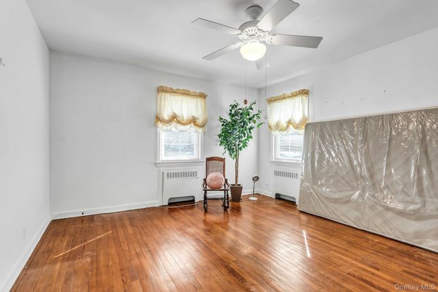 5 Sherwood Road, Glen Cove, NY 11542