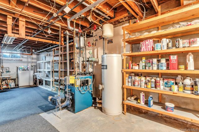 5 Sherwood Road, Glen Cove, NY 11542