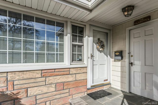 5 Sherwood Road, Glen Cove, NY 11542