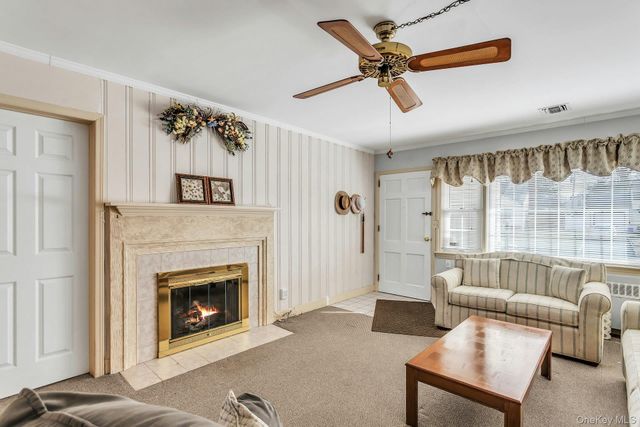 5 Sherwood Road, Glen Cove, NY 11542