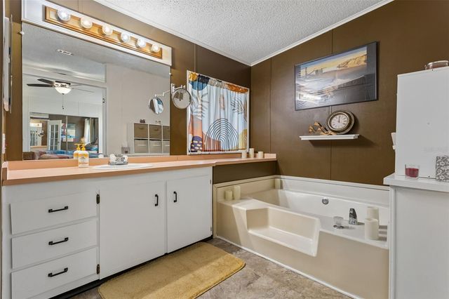 25040 BETTON HILL, Leesburg, FL 34748