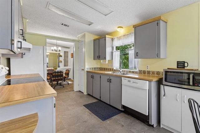 25040 BETTON HILL, Leesburg, FL 34748