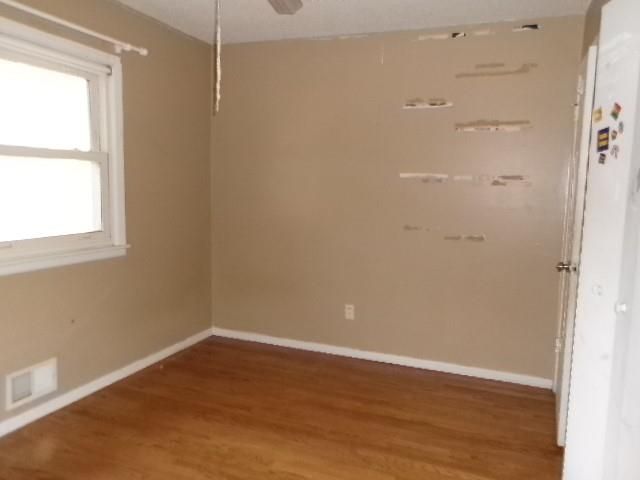 618 NW Kay Drive, Lee's Summit, MO 64063