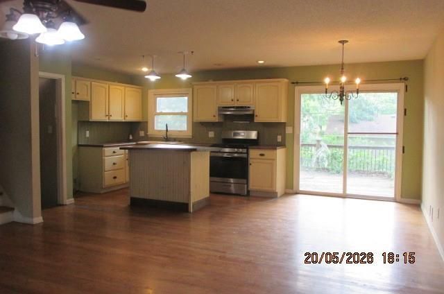 618 NW Kay Drive, Lee's Summit, MO 64063