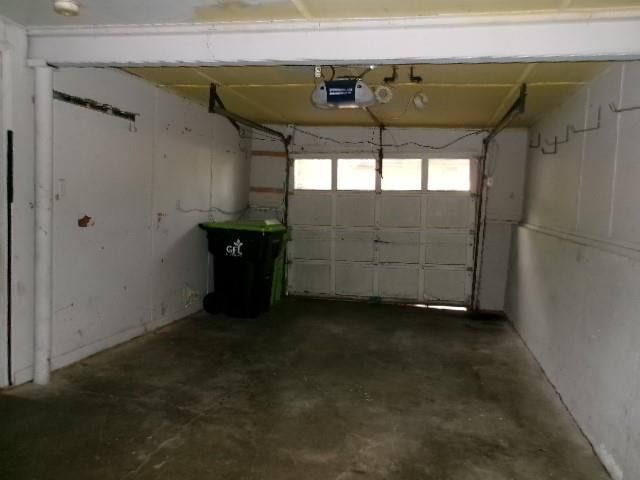 618 NW Kay Drive, Lee's Summit, MO 64063