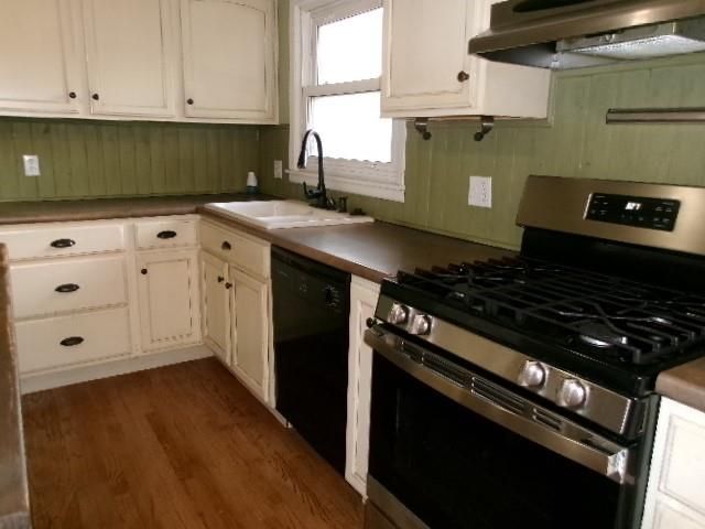 618 NW Kay Drive, Lee's Summit, MO 64063