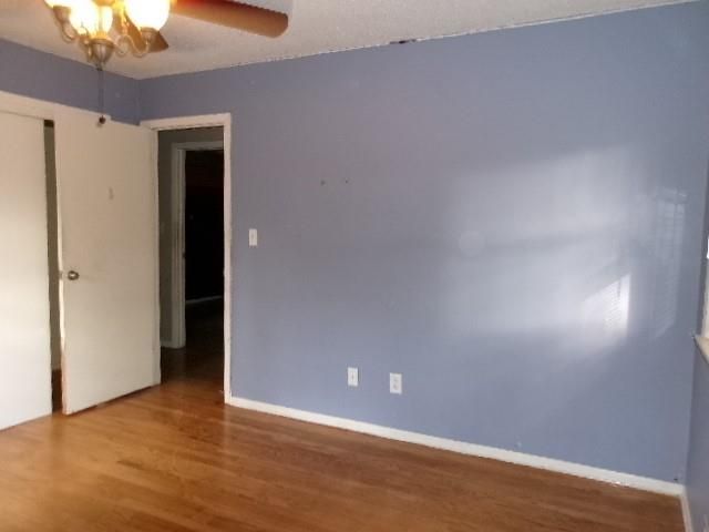 618 NW Kay Drive, Lee's Summit, MO 64063
