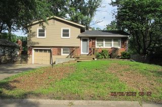 618 NW Kay Drive, Lee's Summit, MO 64063