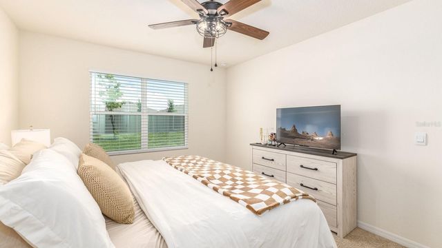 5208 GREENHEART AVENUE, Mount Dora, FL 32757