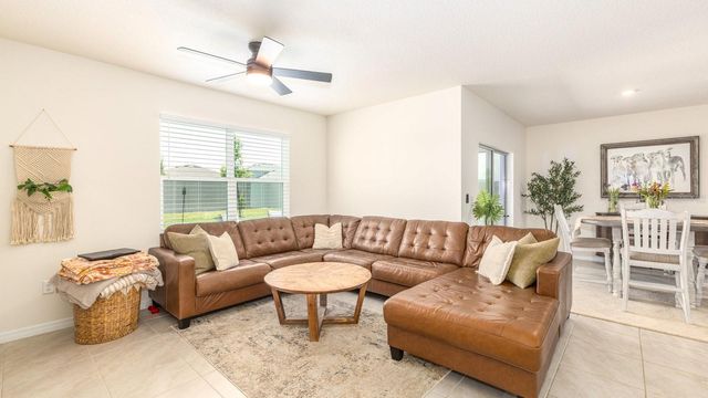 5208 GREENHEART AVENUE, Mount Dora, FL 32757