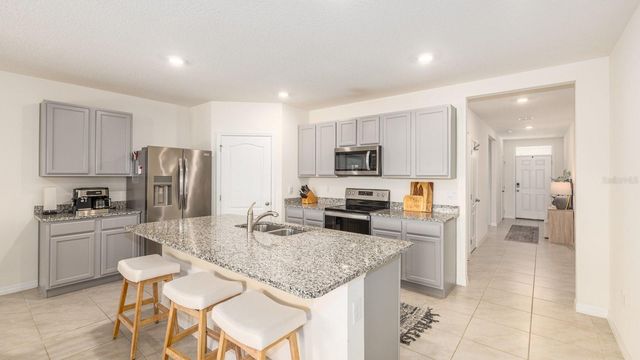 5208 GREENHEART AVENUE, Mount Dora, FL 32757