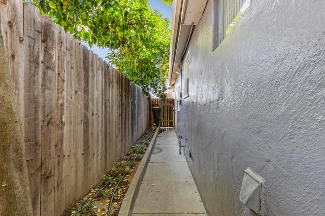 109 E 13th St, Marysville, CA 95901