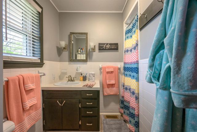 140 N Spring Street, Melbourne, AR 72556