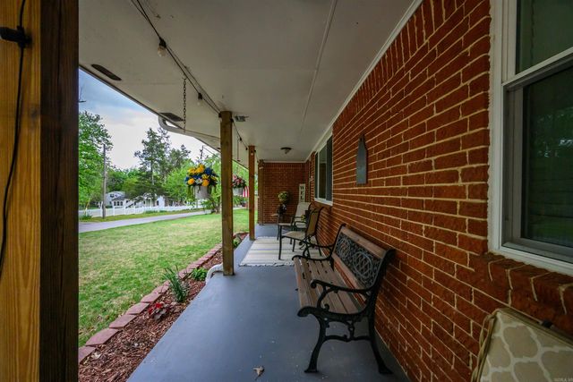 140 N Spring Street, Melbourne, AR 72556