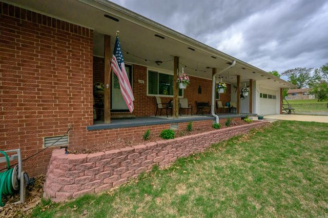 140 N Spring Street, Melbourne, AR 72556