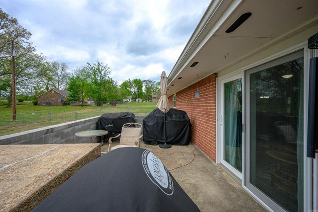 140 N Spring Street, Melbourne, AR 72556